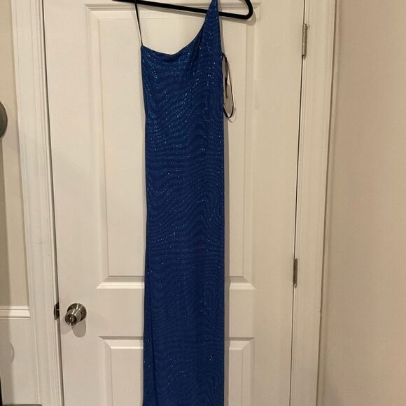 ONE SHOULDER SPARKLY GOWN - Picture 1 of 8